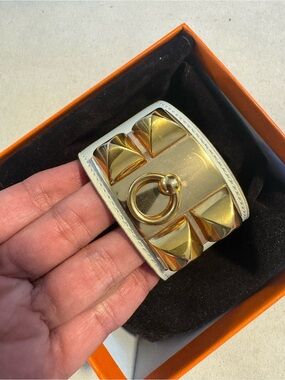 Hermes Collier de Chien Cuff, Craie leather with rose gold hardware